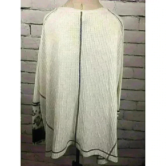 We The Free Womens Size P/S White Waffle Tunic With Leopard Print Sleeves - Picture 2 of 5